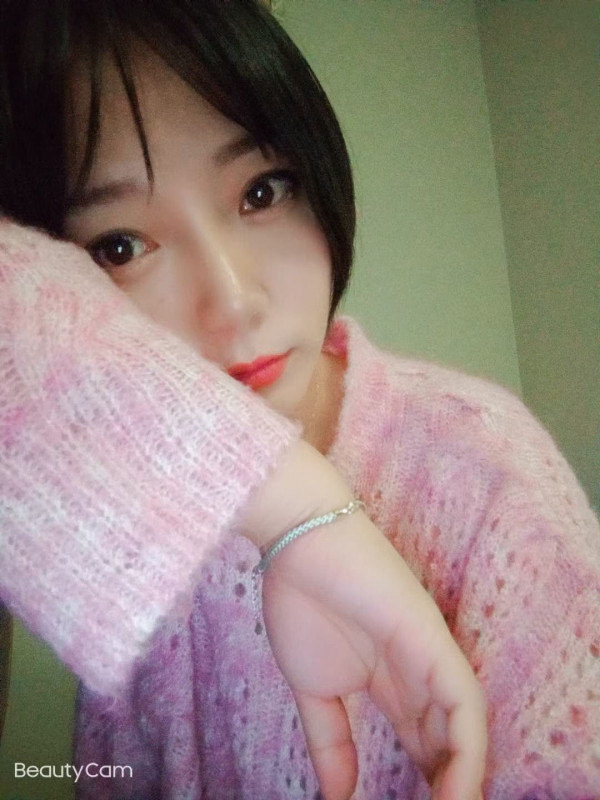 弘扬小美女